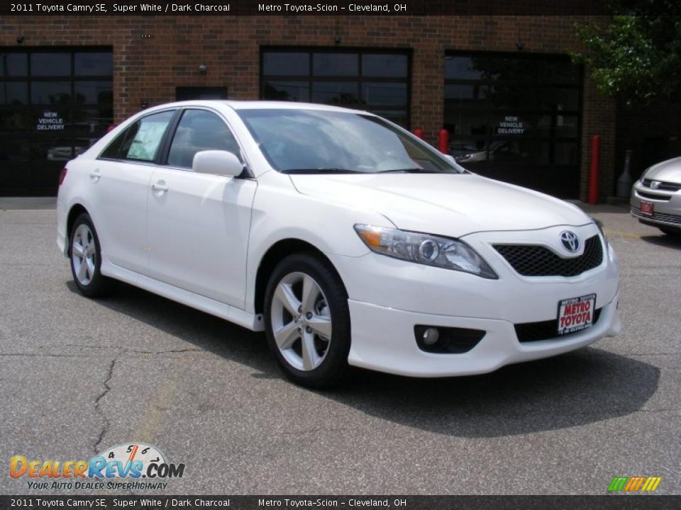 2011 toyota camry se i4 review #4