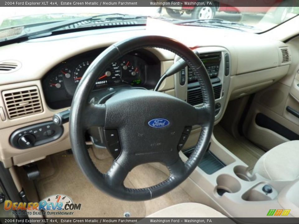 2004 Ford Explorer XLT 4x4 Estate Green Metallic / Medium Parchment Photo #11