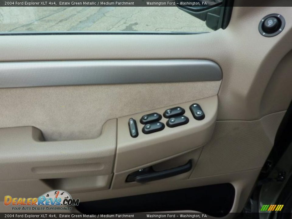 2004 Ford Explorer XLT 4x4 Estate Green Metallic / Medium Parchment Photo #12