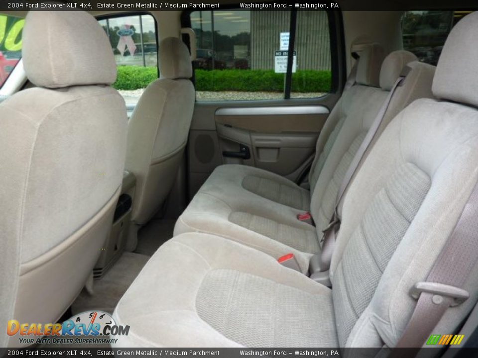 2004 Ford Explorer XLT 4x4 Estate Green Metallic / Medium Parchment Photo #13