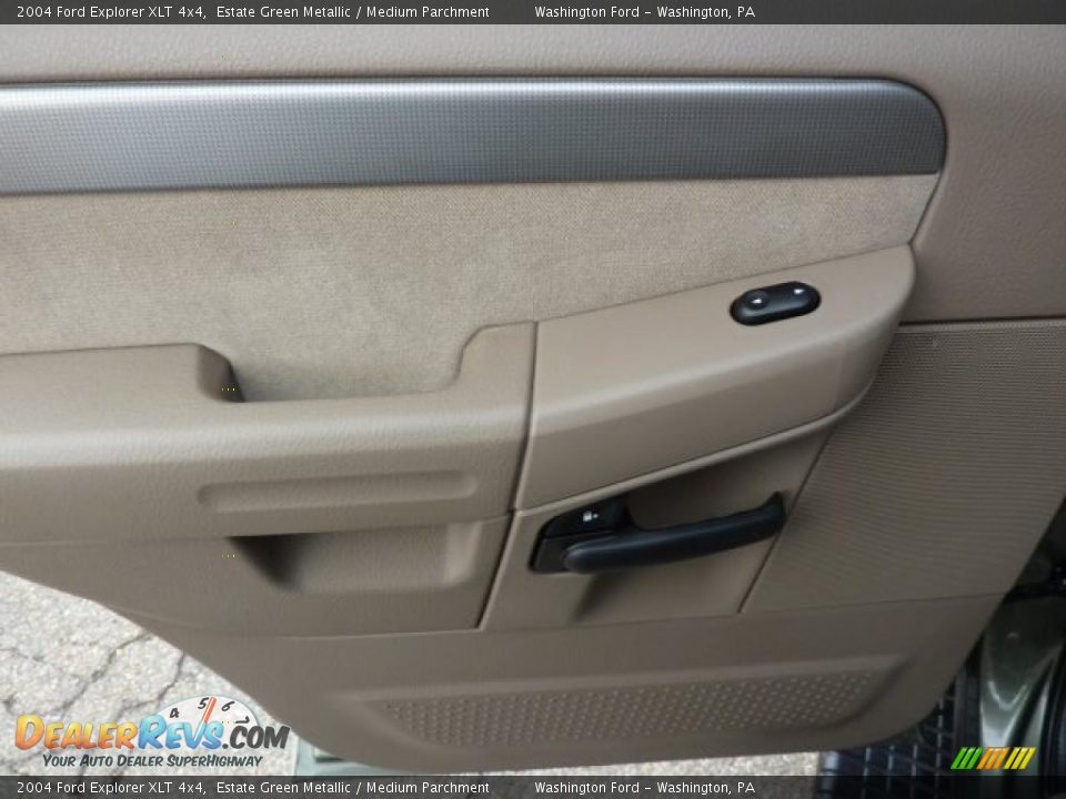 2004 Ford Explorer XLT 4x4 Estate Green Metallic / Medium Parchment Photo #14