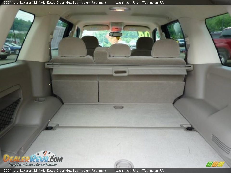 2004 Ford Explorer XLT 4x4 Estate Green Metallic / Medium Parchment Photo #15