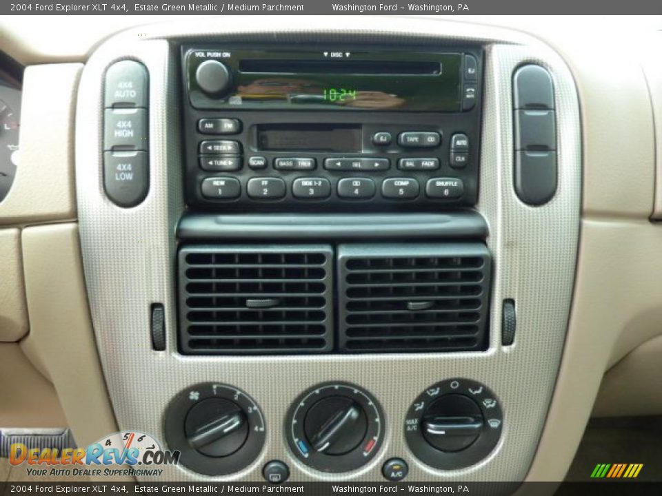 2004 Ford Explorer XLT 4x4 Estate Green Metallic / Medium Parchment Photo #18