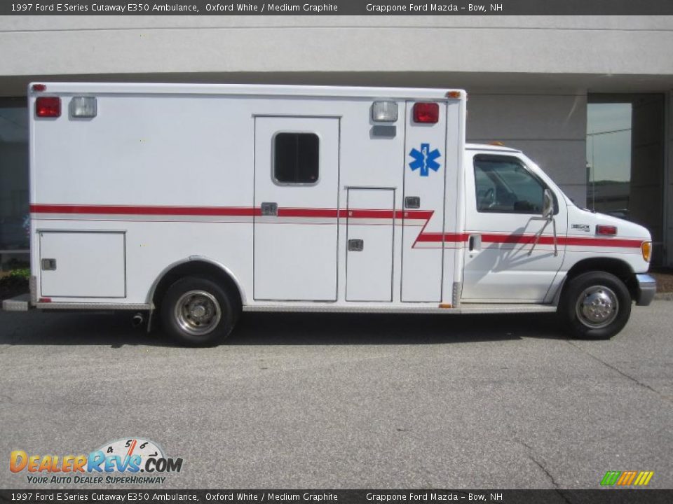 1997 Ford E Series Cutaway E350 Ambulance Oxford White / Medium Graphite Photo #2