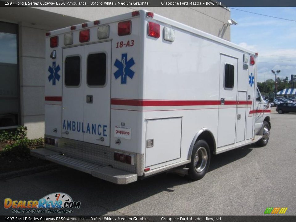 1997 Ford E Series Cutaway E350 Ambulance Oxford White / Medium Graphite Photo #3