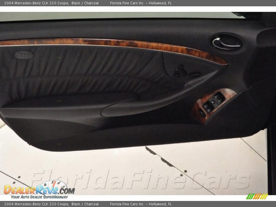 2004 Mercedes-Benz CLK 320 Coupe Black / Charcoal Photo #11