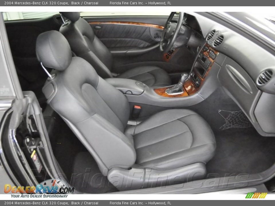 2004 Mercedes-Benz CLK 320 Coupe Black / Charcoal Photo #13