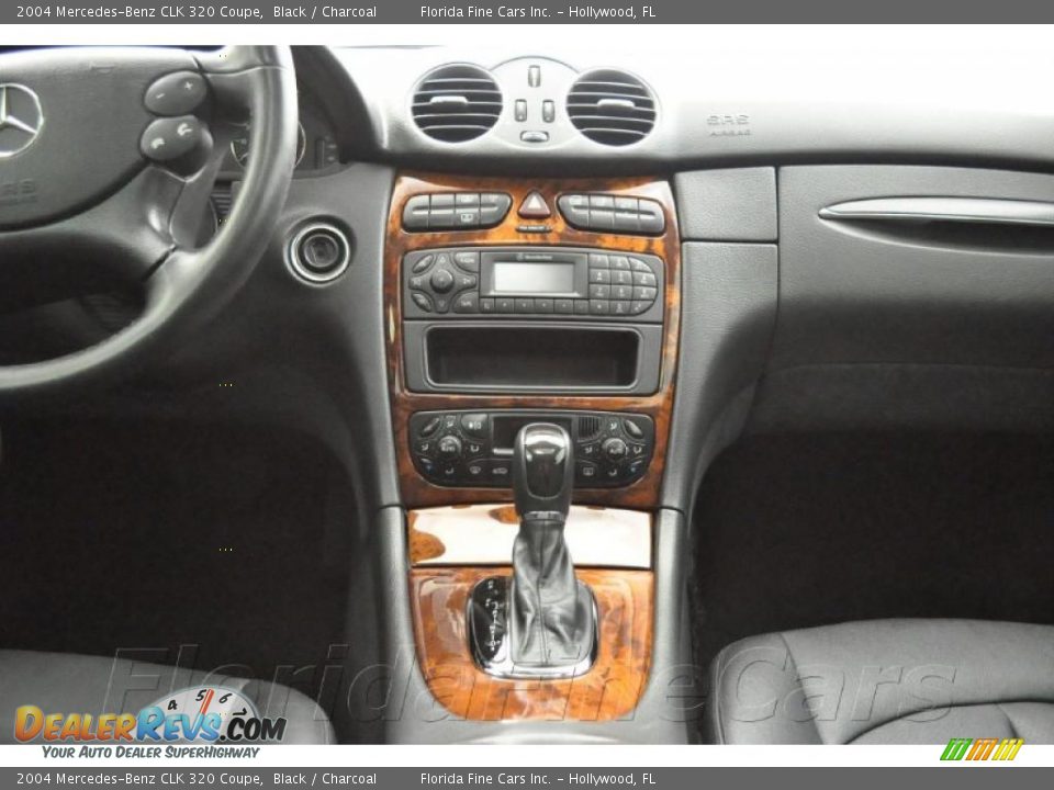 2004 Mercedes-Benz CLK 320 Coupe Black / Charcoal Photo #16
