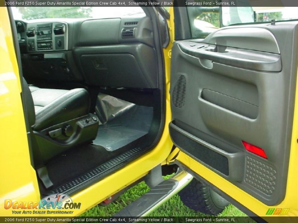 2006 Ford F250 Super Duty Amarillo Special Edition Crew Cab 4x4 Screaming Yellow / Black Photo #19