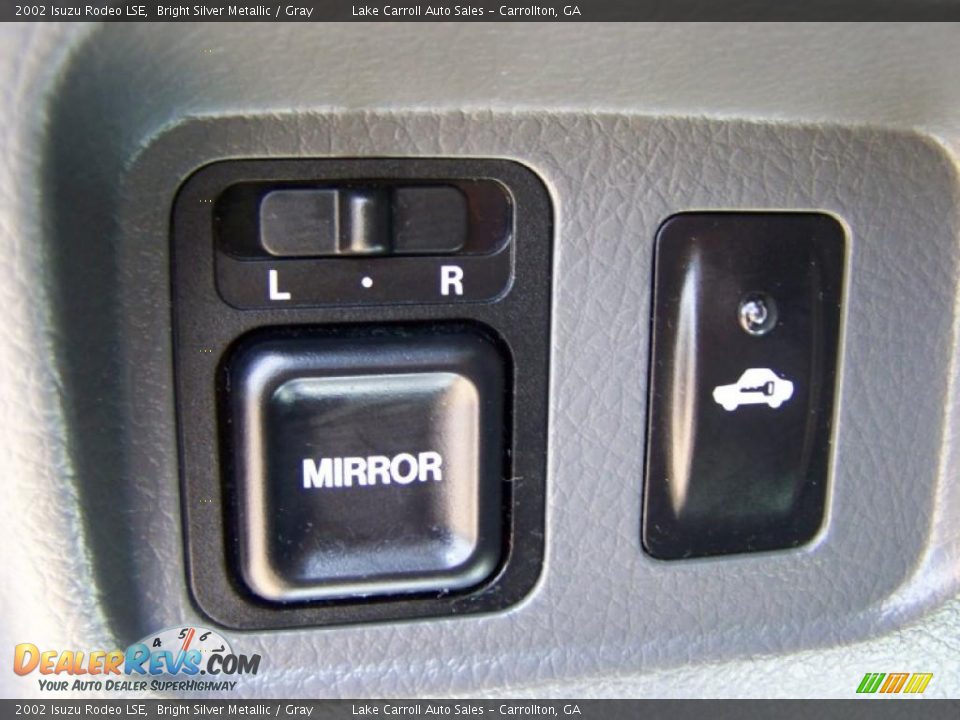 2002 Isuzu Rodeo LSE Bright Silver Metallic / Gray Photo #25