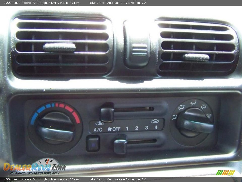 2002 Isuzu Rodeo LSE Bright Silver Metallic / Gray Photo #30