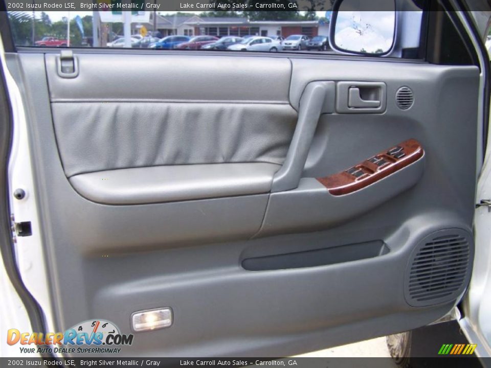 2002 Isuzu Rodeo LSE Bright Silver Metallic / Gray Photo #33