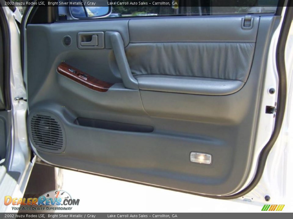 2002 Isuzu Rodeo LSE Bright Silver Metallic / Gray Photo #34