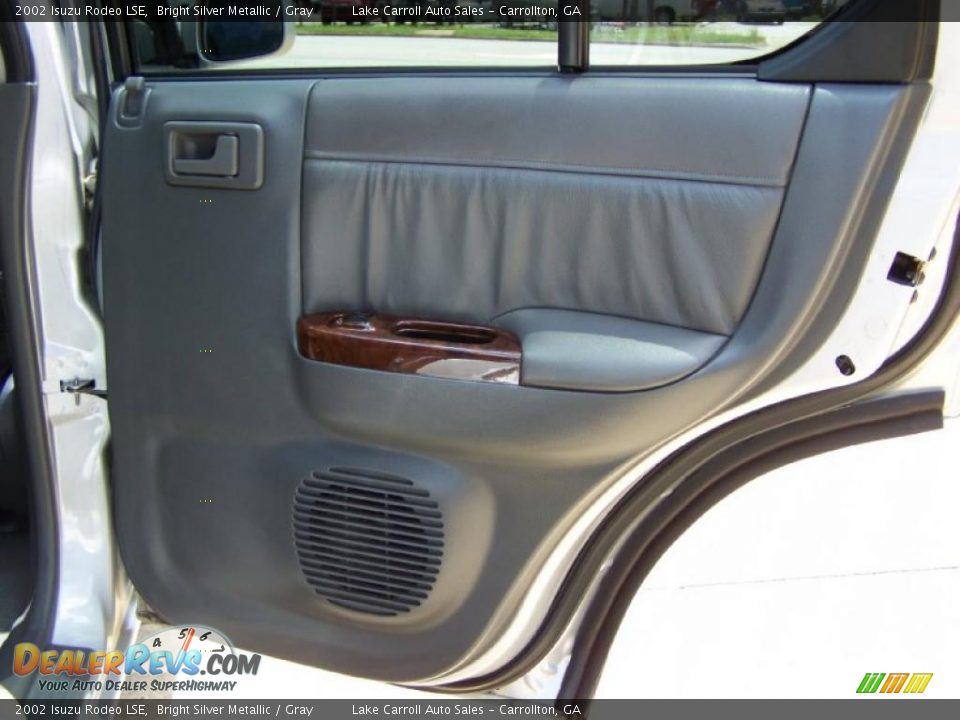 2002 Isuzu Rodeo LSE Bright Silver Metallic / Gray Photo #36