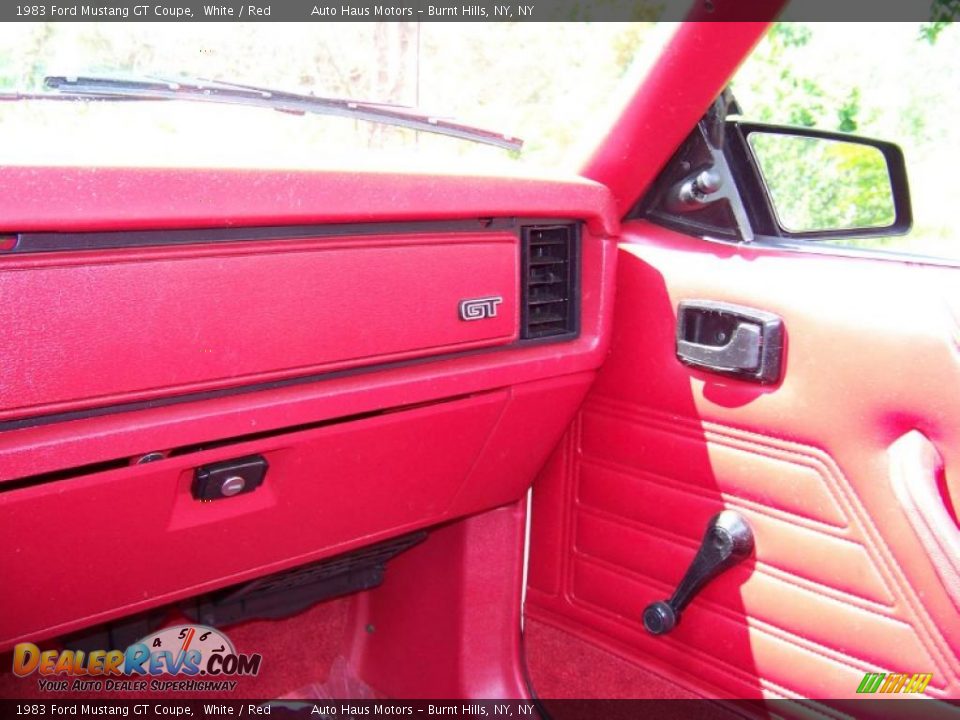 1983 Ford Mustang GT Coupe White / Red Photo #31