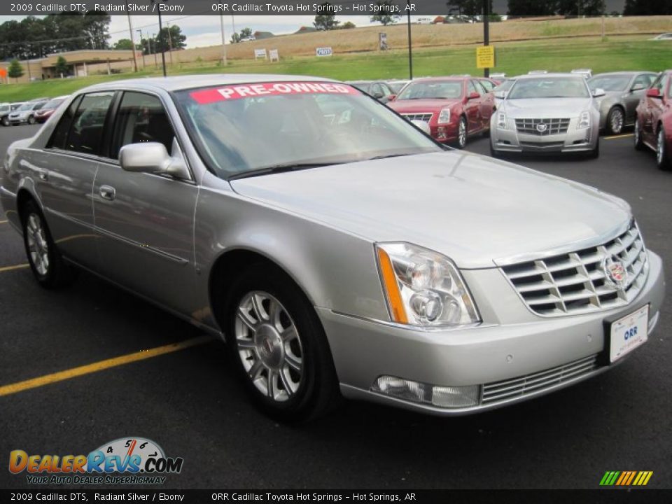 2009 Cadillac DTS Radiant Silver / Ebony Photo #2