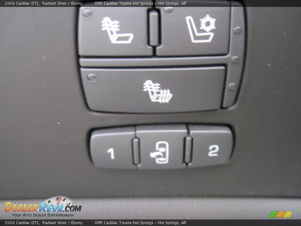 2009 Cadillac DTS Radiant Silver / Ebony Photo #14