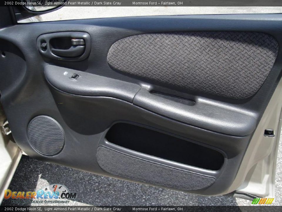 2002 Dodge Neon SE Light Almond Pearl Metallic / Dark Slate Gray Photo #15