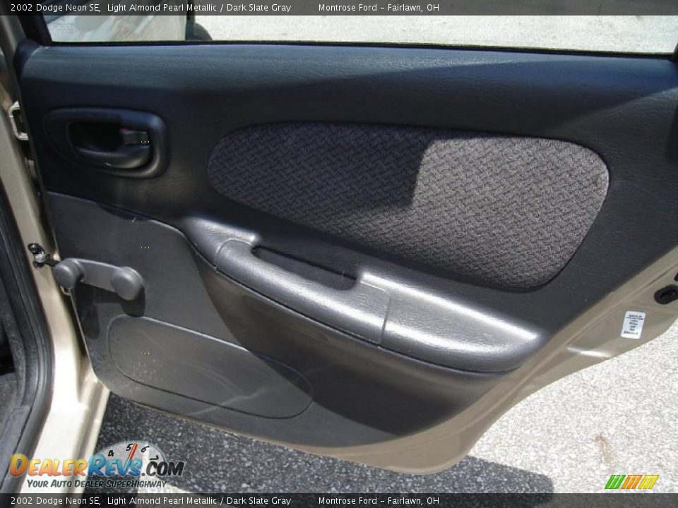 2002 Dodge Neon SE Light Almond Pearl Metallic / Dark Slate Gray Photo #16