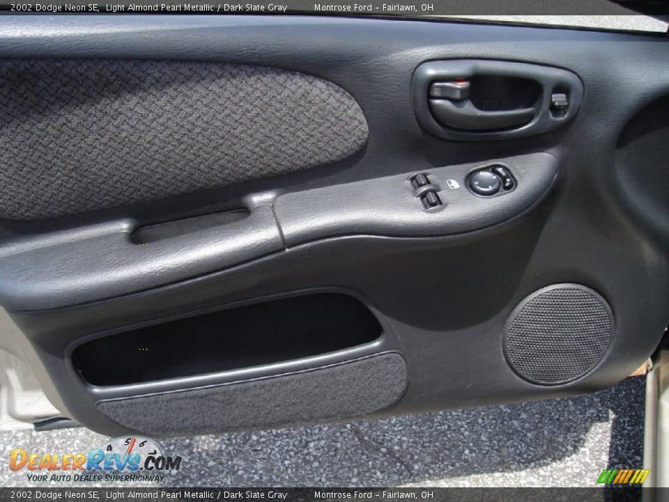 2002 Dodge Neon SE Light Almond Pearl Metallic / Dark Slate Gray Photo #21