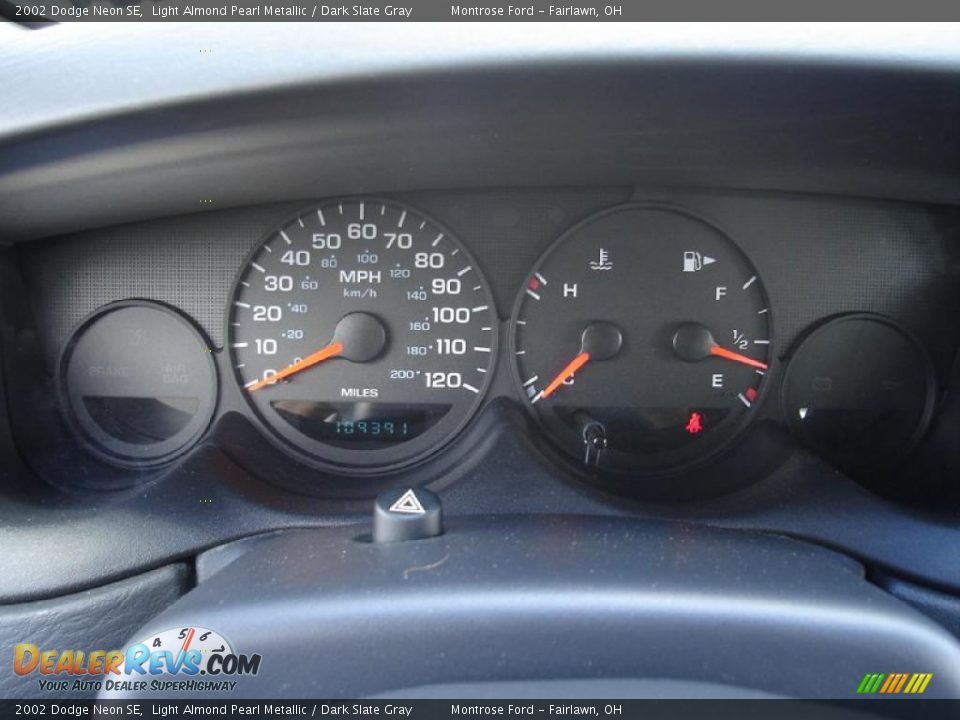 2002 Dodge Neon SE Light Almond Pearl Metallic / Dark Slate Gray Photo #25