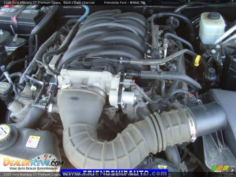 2005 Ford Mustang GT Premium Coupe Black / Dark Charcoal Photo #7