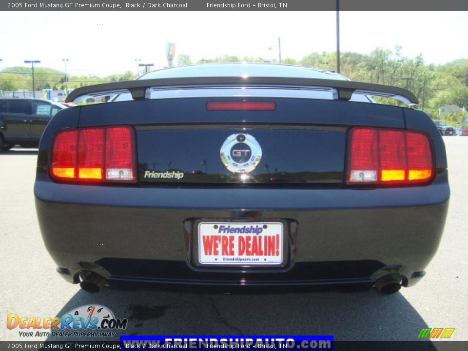 2005 Ford Mustang GT Premium Coupe Black / Dark Charcoal Photo #11
