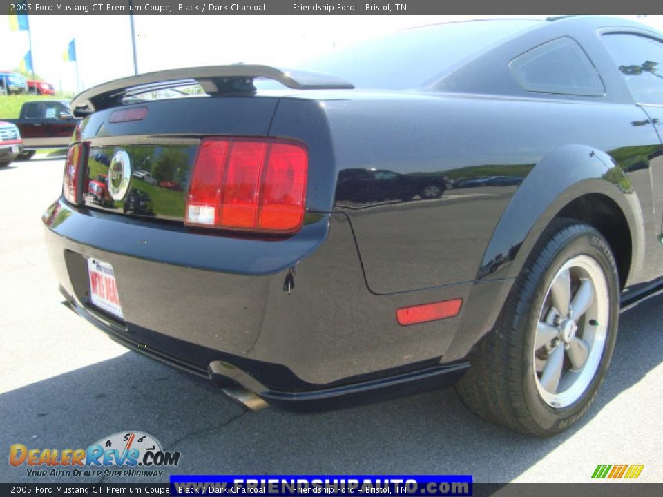 2005 Ford Mustang GT Premium Coupe Black / Dark Charcoal Photo #12