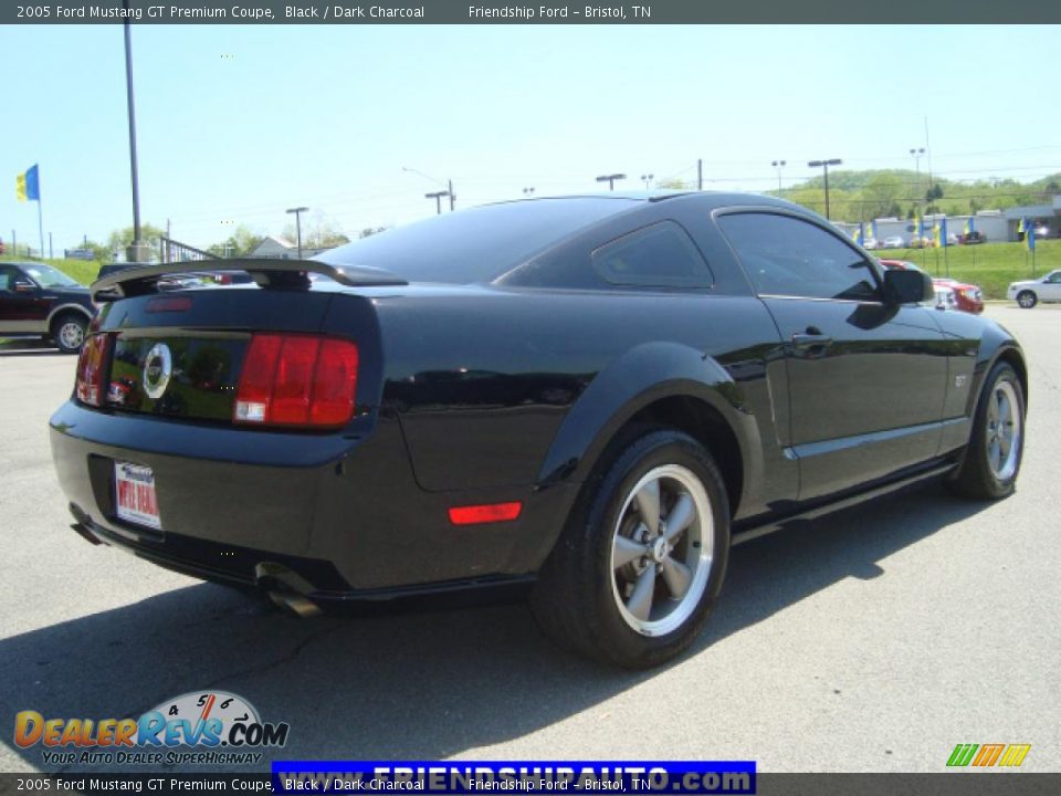 2005 Ford Mustang GT Premium Coupe Black / Dark Charcoal Photo #13