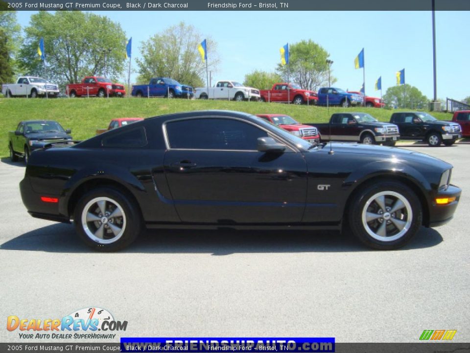 2005 Ford Mustang GT Premium Coupe Black / Dark Charcoal Photo #14
