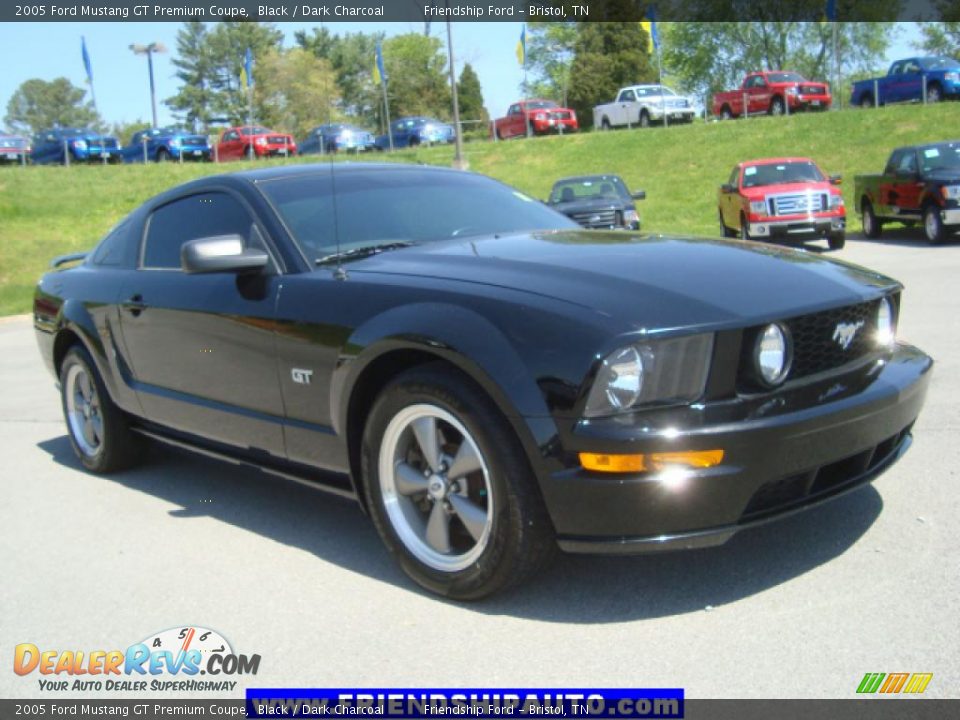 2005 Ford Mustang GT Premium Coupe Black / Dark Charcoal Photo #15