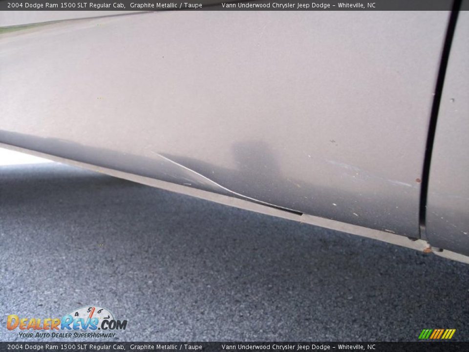 2004 Dodge Ram 1500 SLT Regular Cab Graphite Metallic / Taupe Photo #17