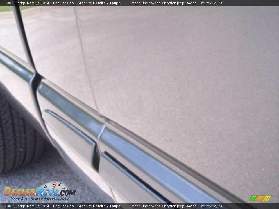 2004 Dodge Ram 1500 SLT Regular Cab Graphite Metallic / Taupe Photo #18