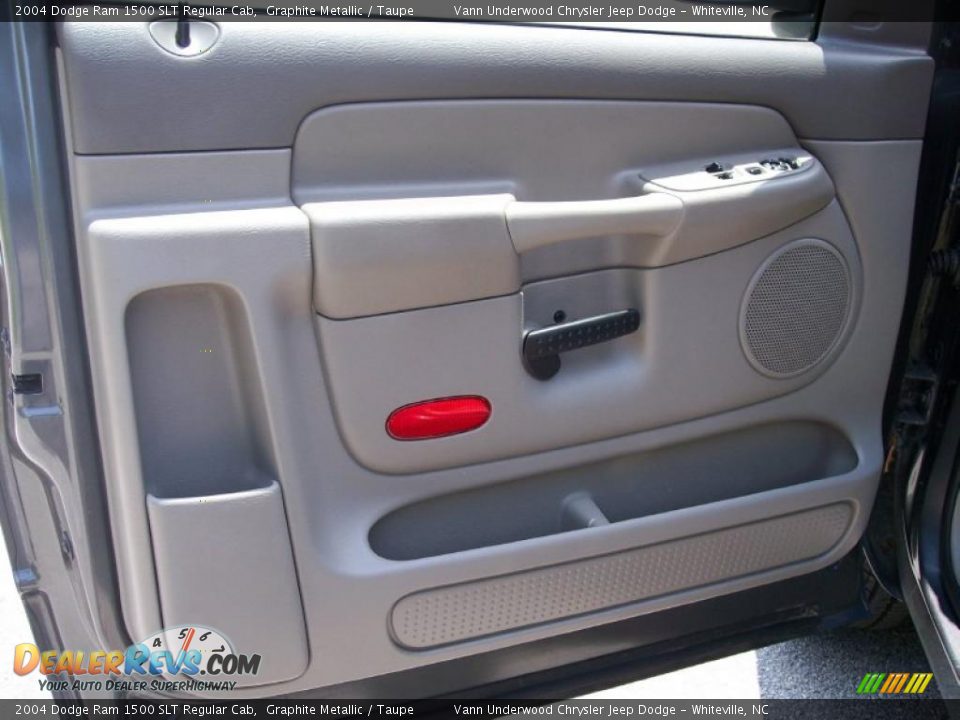 2004 Dodge Ram 1500 SLT Regular Cab Graphite Metallic / Taupe Photo #20