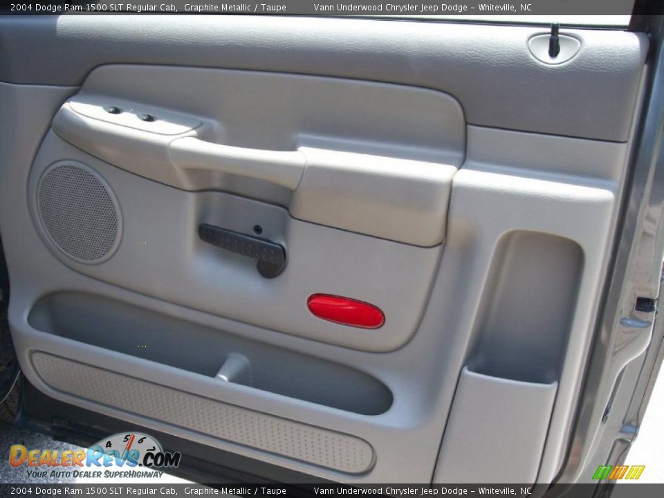 2004 Dodge Ram 1500 SLT Regular Cab Graphite Metallic / Taupe Photo #21