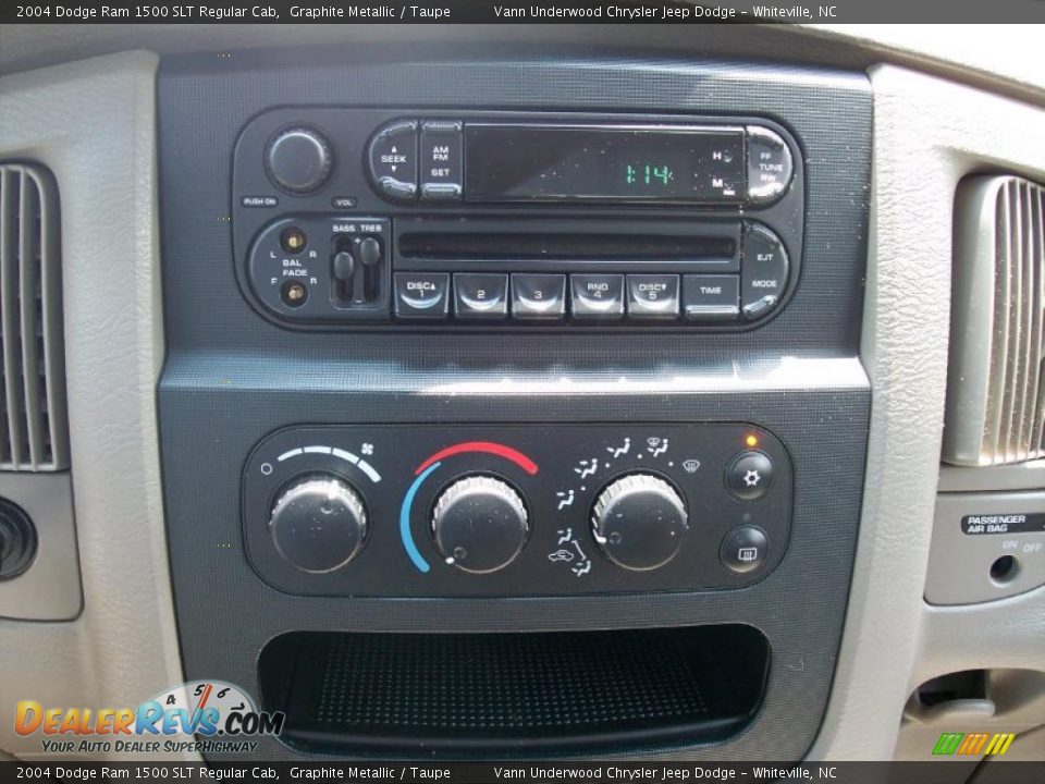 2004 Dodge Ram 1500 SLT Regular Cab Graphite Metallic / Taupe Photo #26
