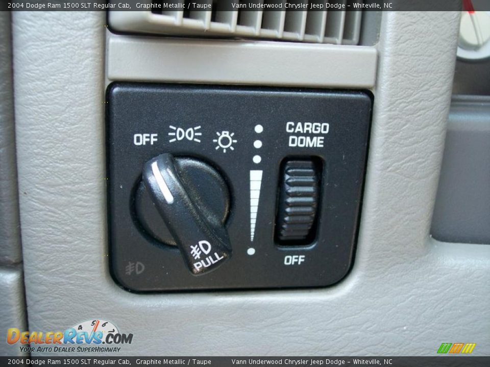 2004 Dodge Ram 1500 SLT Regular Cab Graphite Metallic / Taupe Photo #27