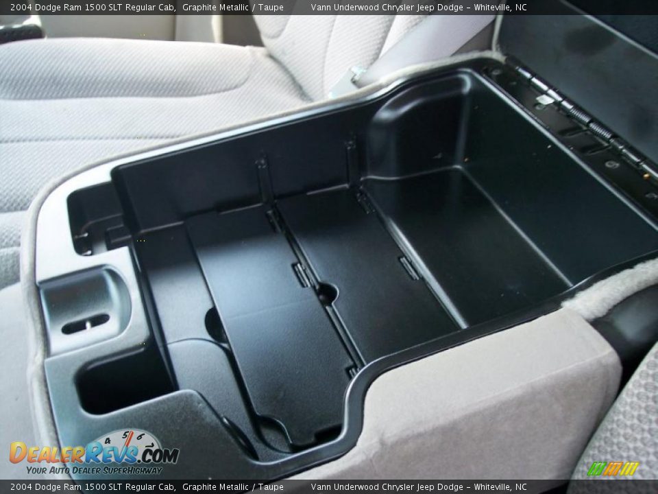 2004 Dodge Ram 1500 SLT Regular Cab Graphite Metallic / Taupe Photo #29