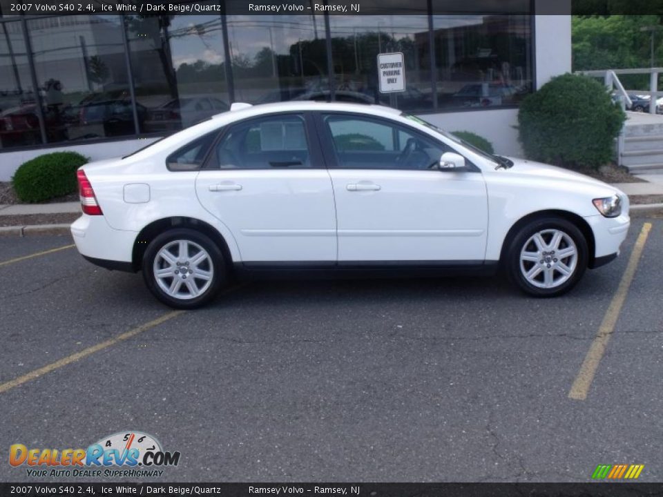 2007 Volvo S40 2.4i Ice White / Dark Beige/Quartz Photo #2