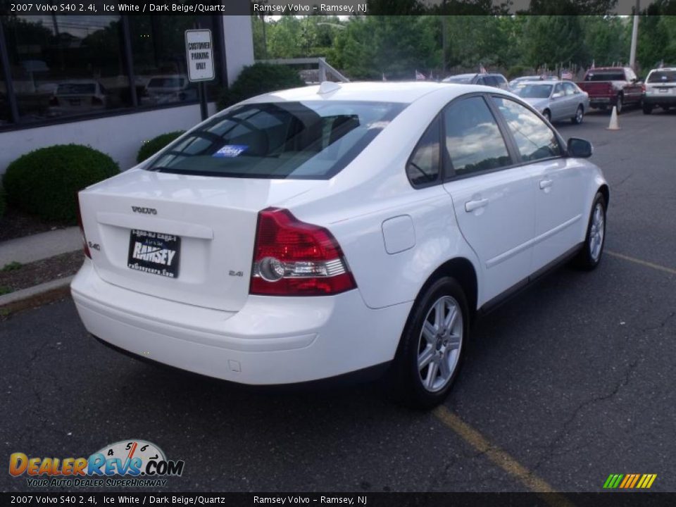 2007 Volvo S40 2.4i Ice White / Dark Beige/Quartz Photo #3