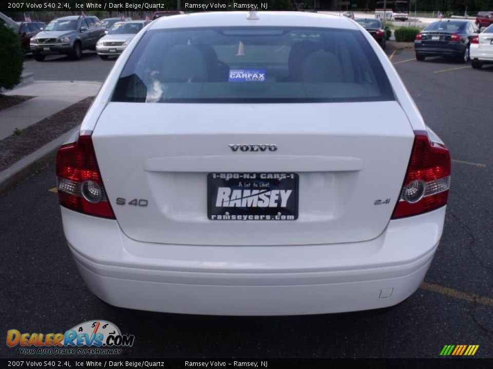 2007 Volvo S40 2.4i Ice White / Dark Beige/Quartz Photo #4