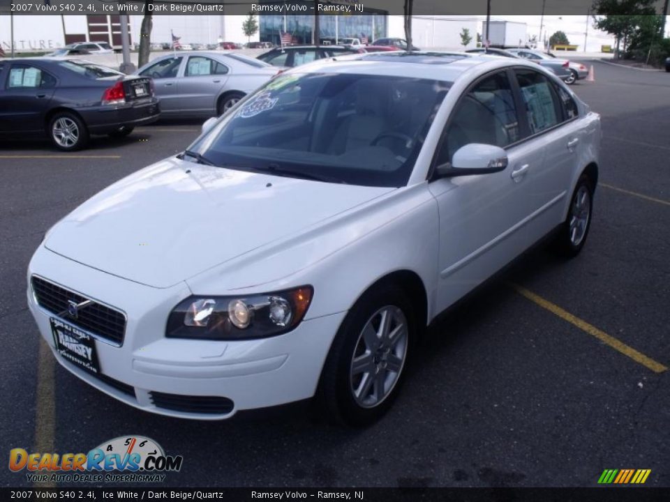 2007 Volvo S40 2.4i Ice White / Dark Beige/Quartz Photo #7