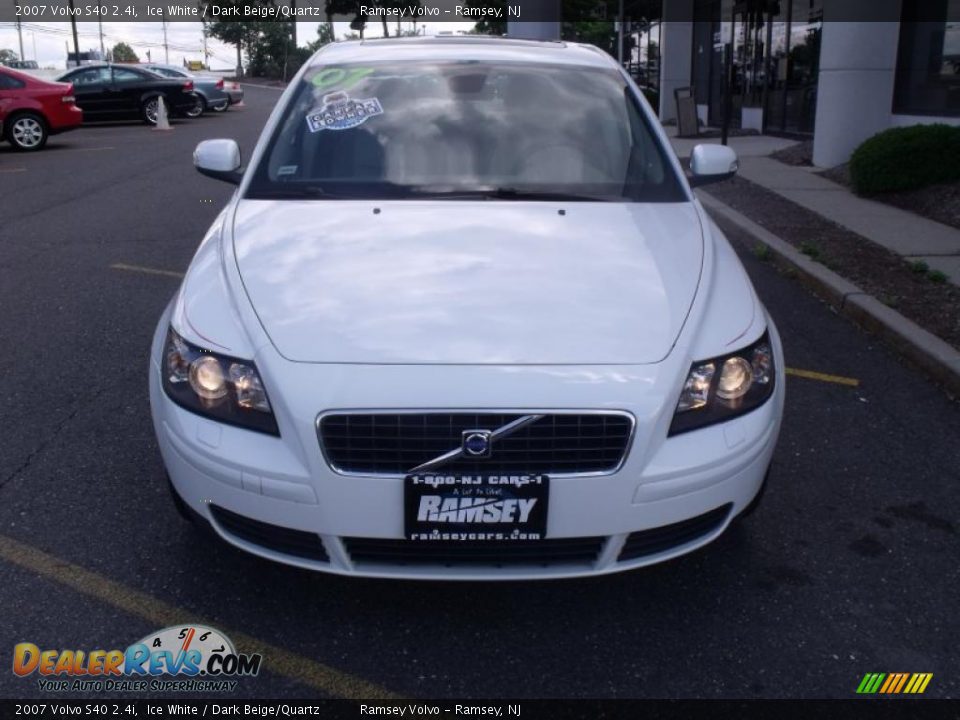 2007 Volvo S40 2.4i Ice White / Dark Beige/Quartz Photo #8