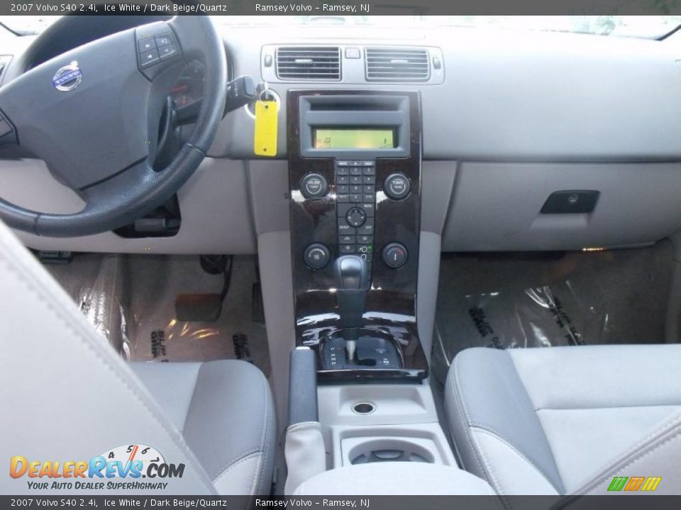 2007 Volvo S40 2.4i Ice White / Dark Beige/Quartz Photo #10