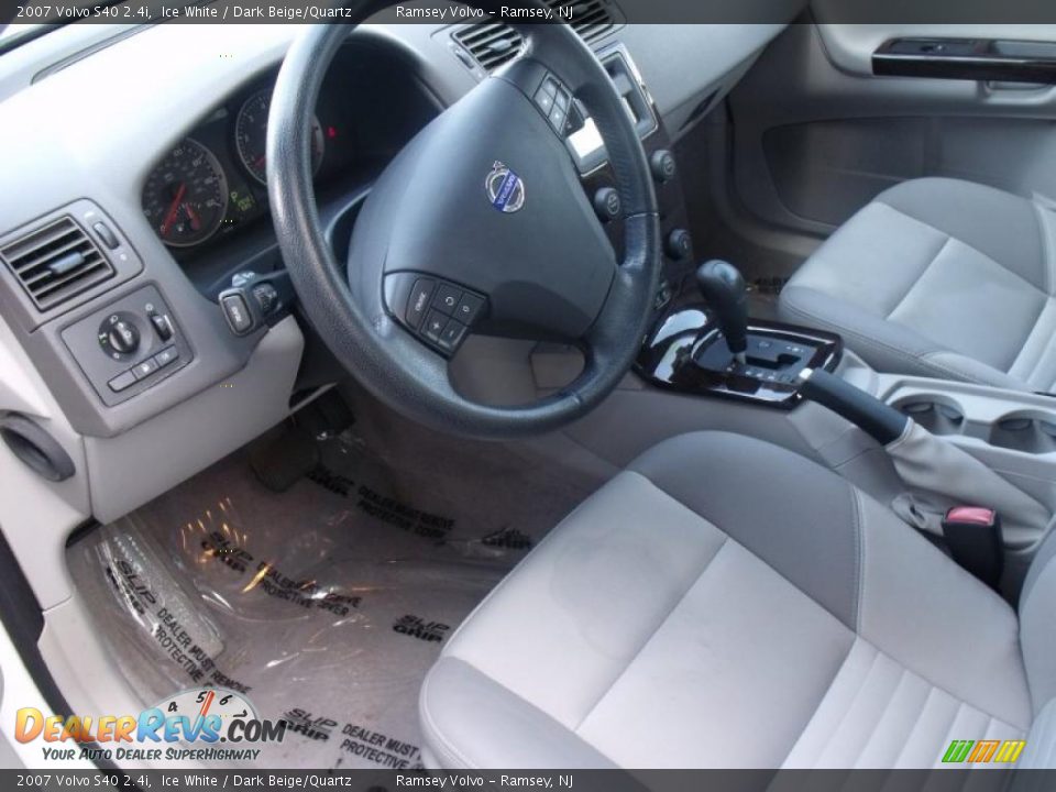 2007 Volvo S40 2.4i Ice White / Dark Beige/Quartz Photo #11