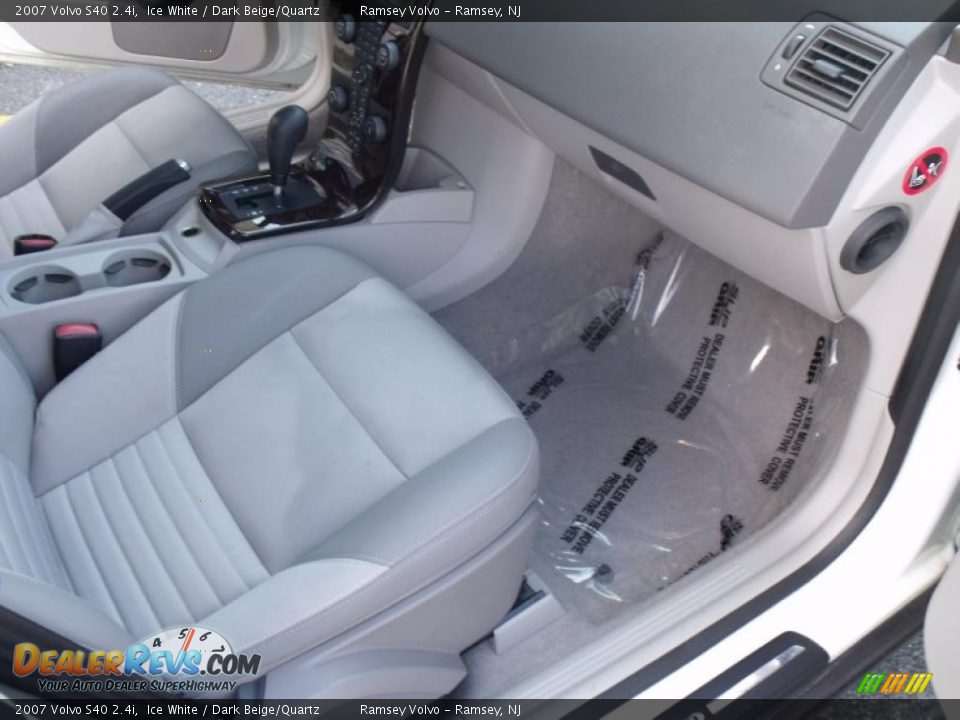 2007 Volvo S40 2.4i Ice White / Dark Beige/Quartz Photo #14