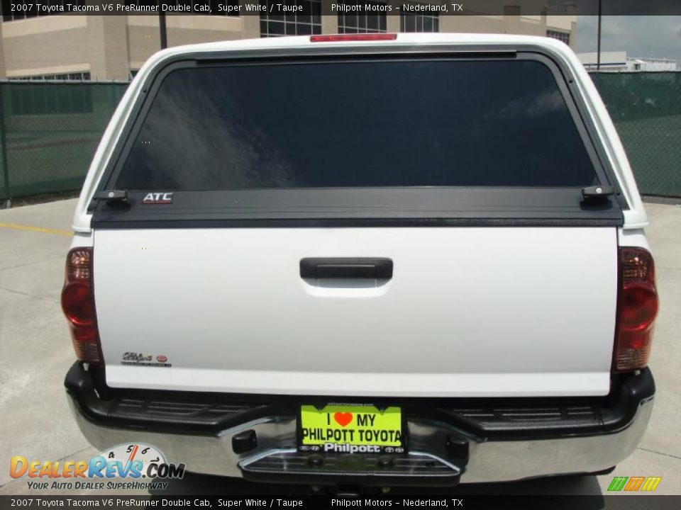 2007 Toyota Tacoma V6 PreRunner Double Cab Super White / Taupe Photo #4