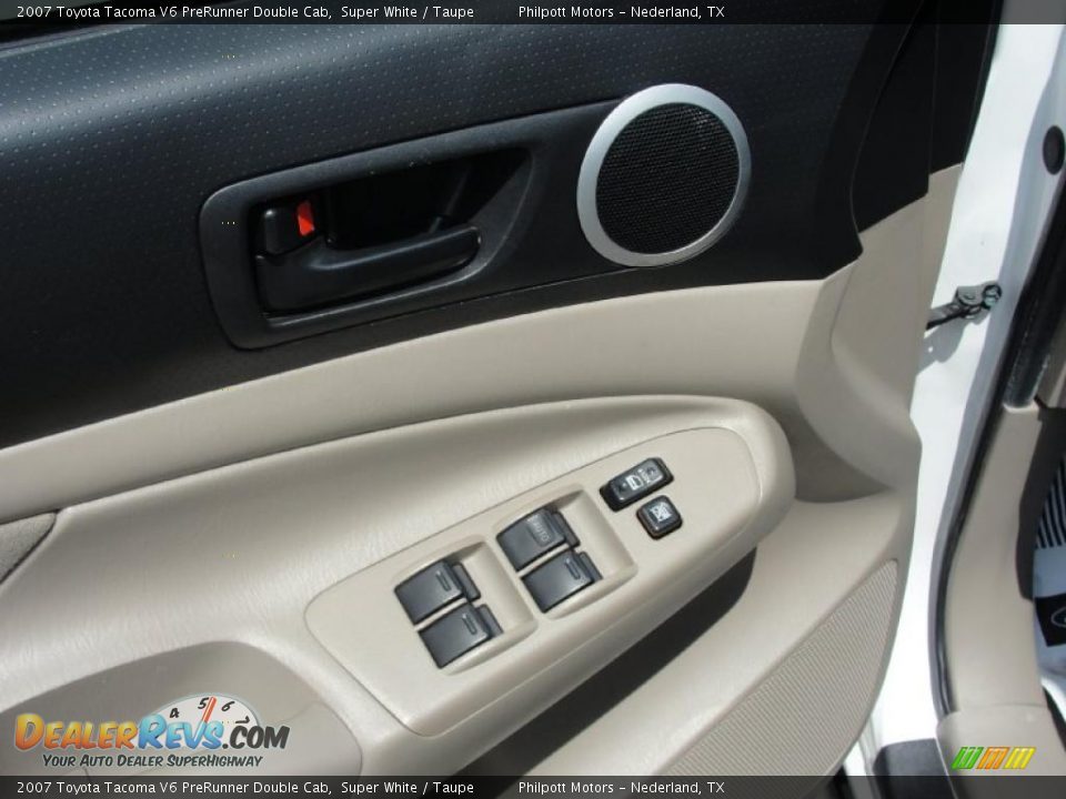 2007 Toyota Tacoma V6 PreRunner Double Cab Super White / Taupe Photo #33