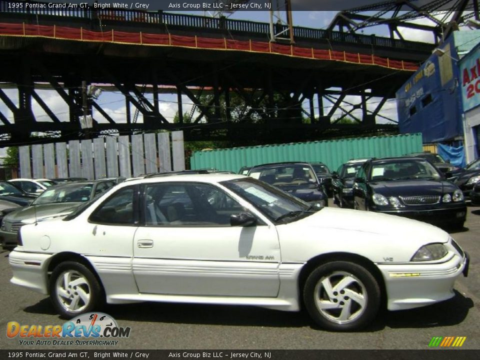 1995 Pontiac Grand Am GT Bright White / Grey Photo #1