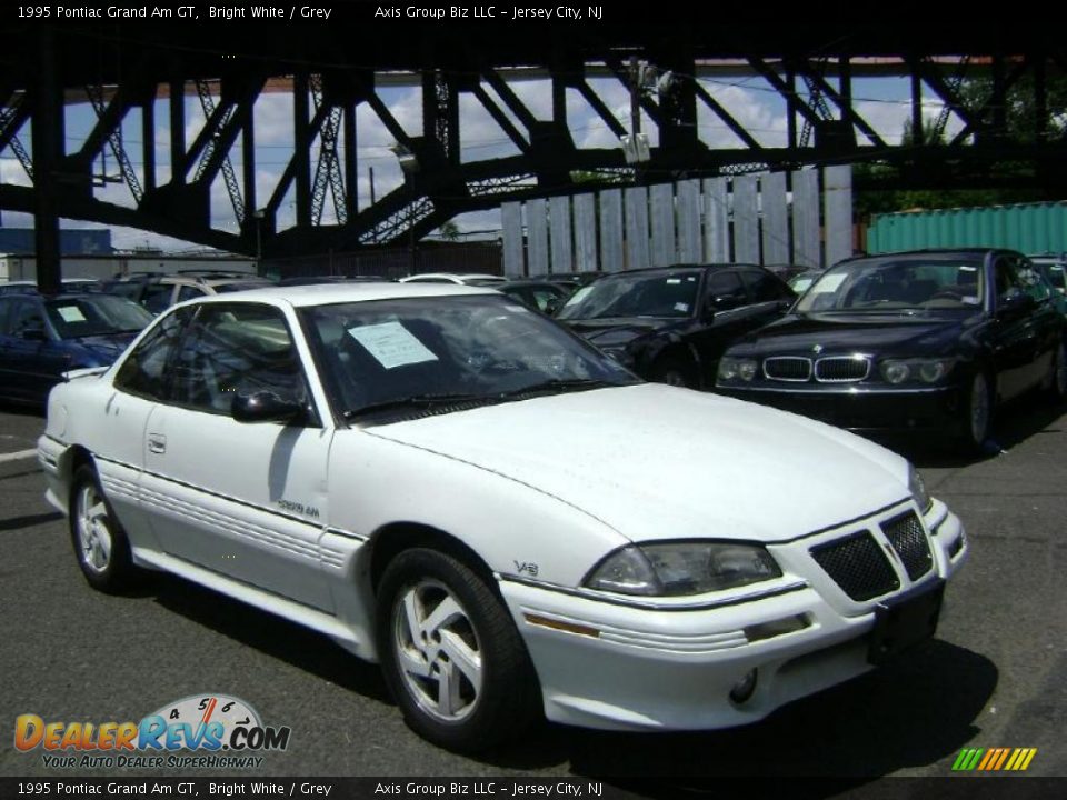 1995 Pontiac Grand Am GT Bright White / Grey Photo #2